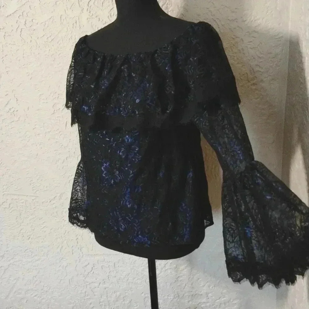 White house black market blue lace off the shoulder bell Sleeve top blouse - Picture 5 of 9